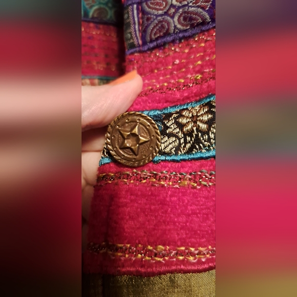 Ladies Coldwater Creek Red With Multi Colors Blazar LRG Raised Lines/Velvet etc. - Picture 8 of 12